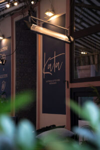 Außenansicht eines Restaurants, Kata in Budapest
