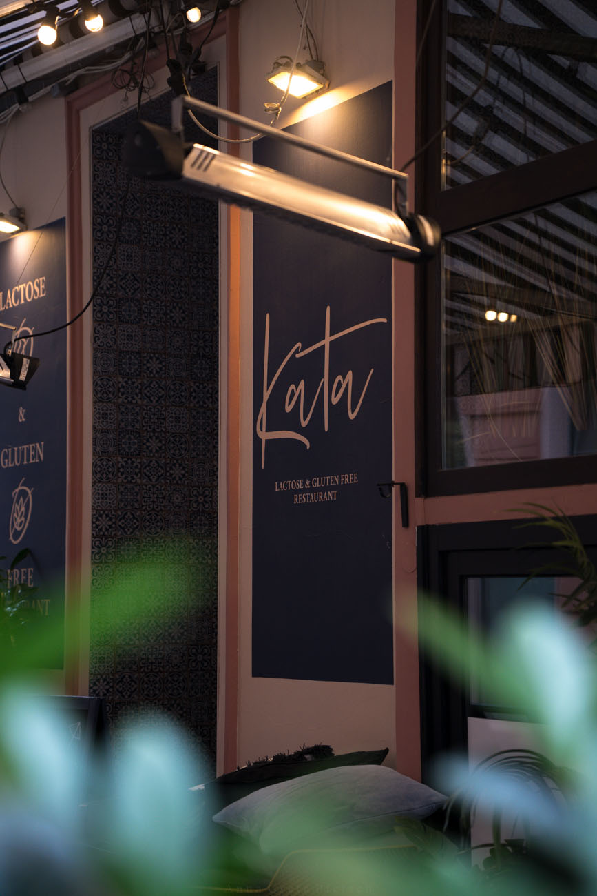Außenansicht eines Restaurants, Kata in Budapest