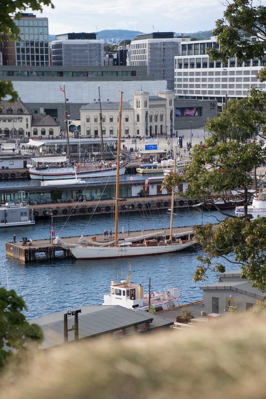 Der Blick auf Aker Brygge von der Festung aus, Oslo, Norwegen.