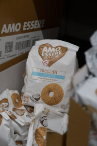 Eine Tüte mit glutenfreien Keksen in einem italienischen Supermarkt, Euro Spin.