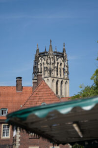 Der Kirchturm der Liebfrauenkirche in Münster.